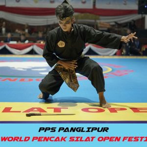 A men wearing a Silat Uniform