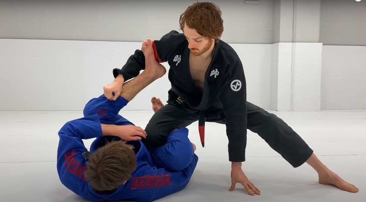 Reverse De La Riva Guard BJJ